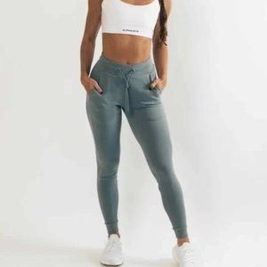 Alphalete Women's Identity Joggers - Storm Blue
